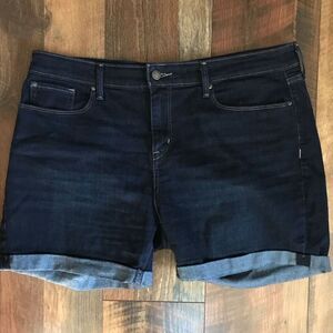 Levi’s signature denim walking shorts SZ 14 (32) rolled cuffed jean shorts